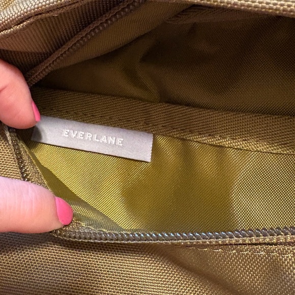 Everlane The Renew Transit Fanny Pack Nutria / Beech Green Color - Picture 8 of 9